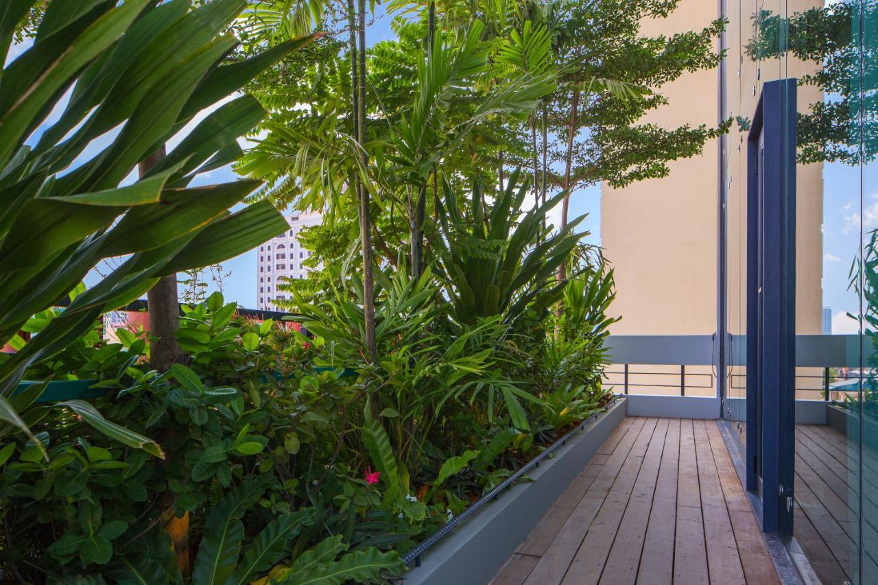 Cest La Vie Boutique Hotel Phnom Penh Exteriör bild